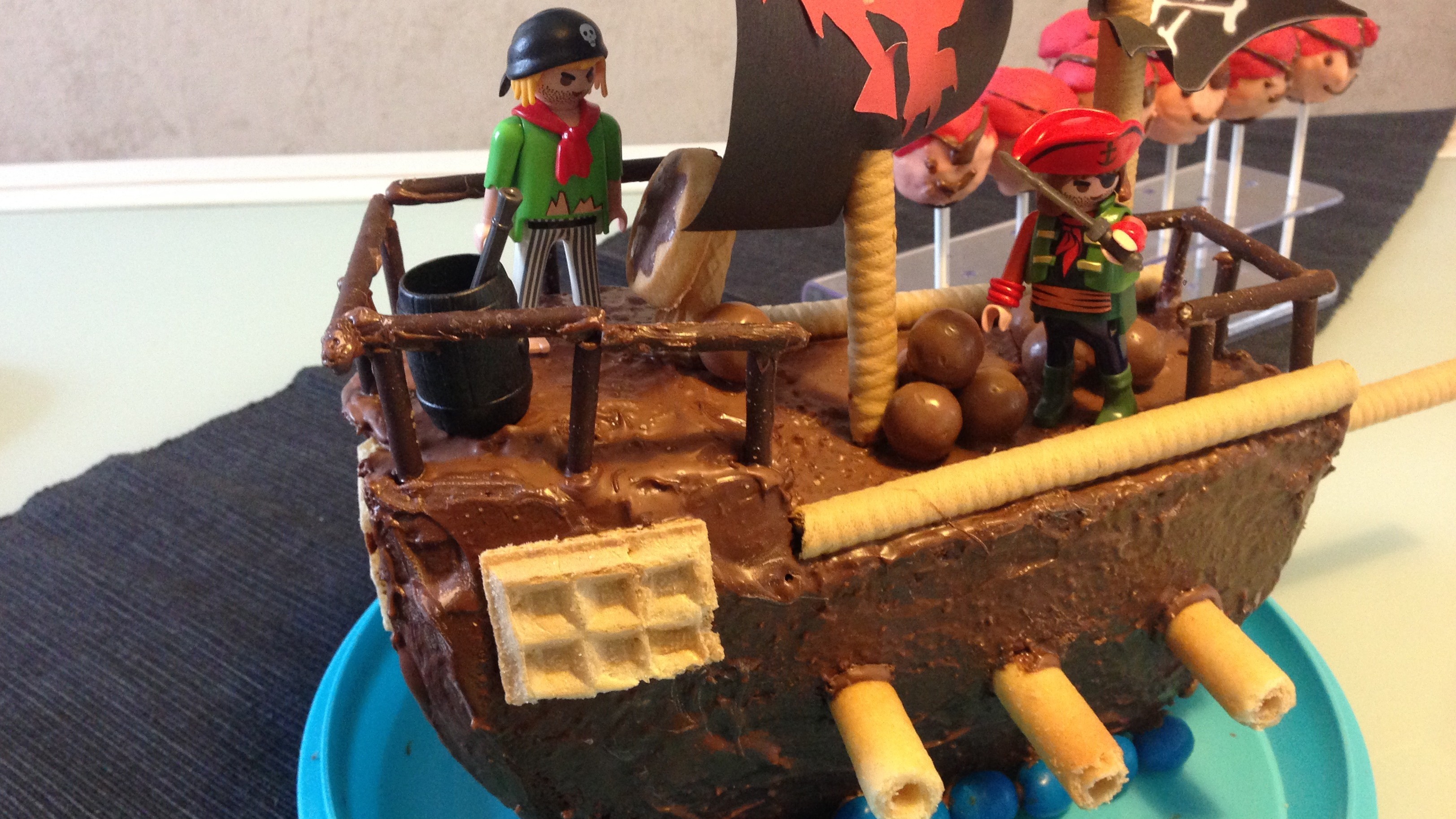 Gateau Bateau Pirate Sans Pate A Sucre Les Gourmandises De Nemo