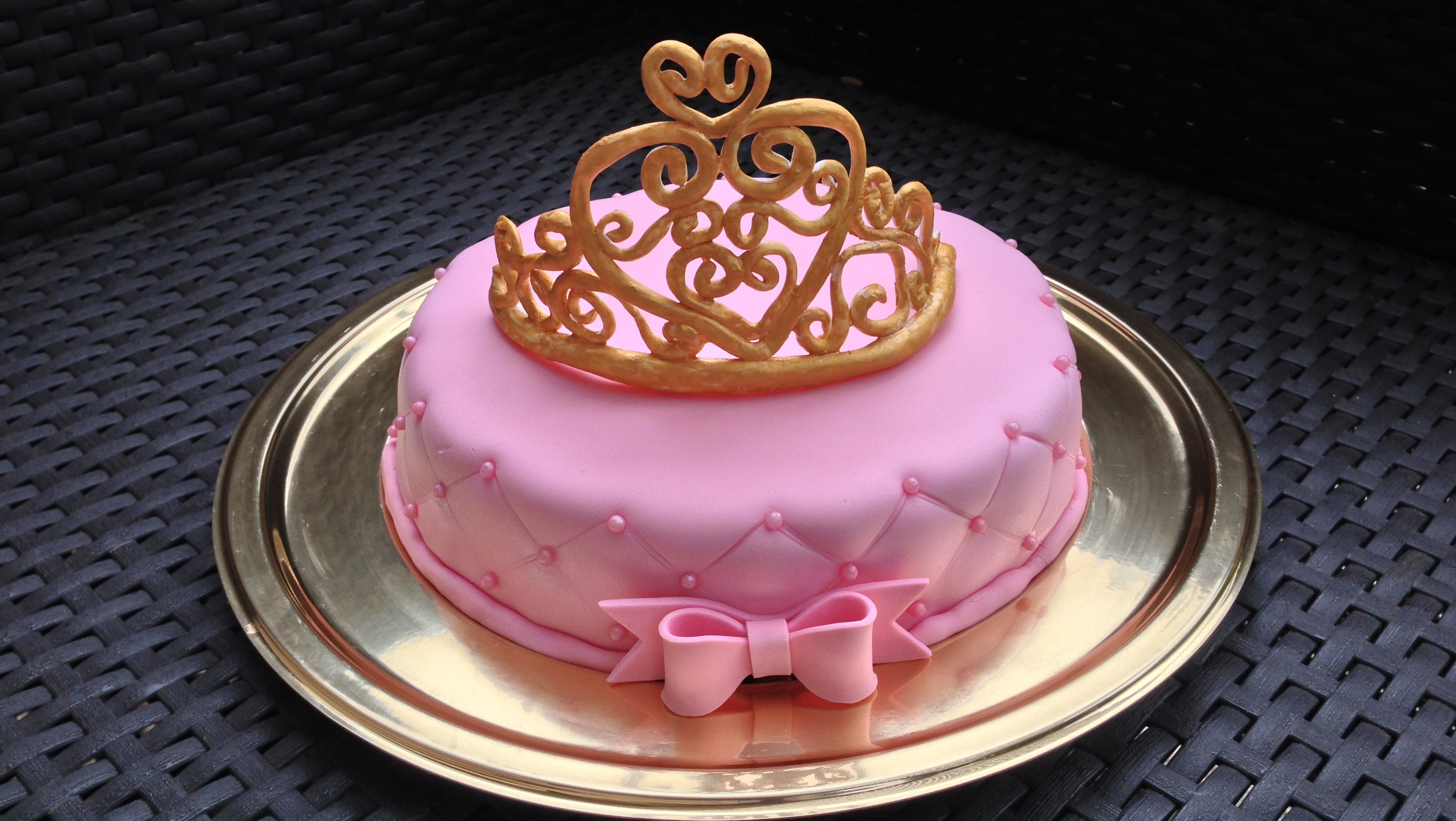 Gateau Princesse Effet Matelasse Sur Faux Fraisier