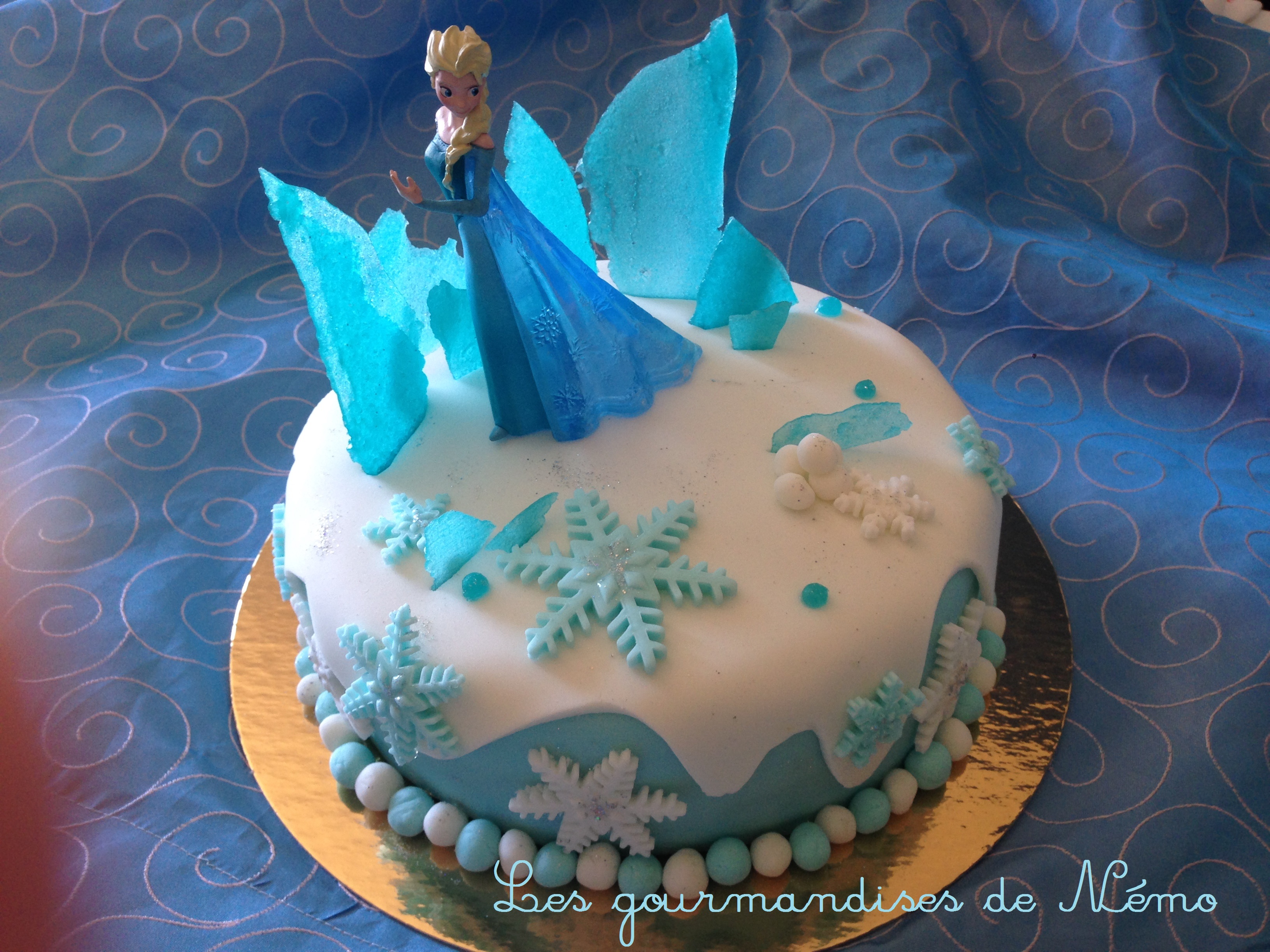 Gateaux Reine Des Neiges Et Leurs Cristaux Les Gourmandises De Nemo