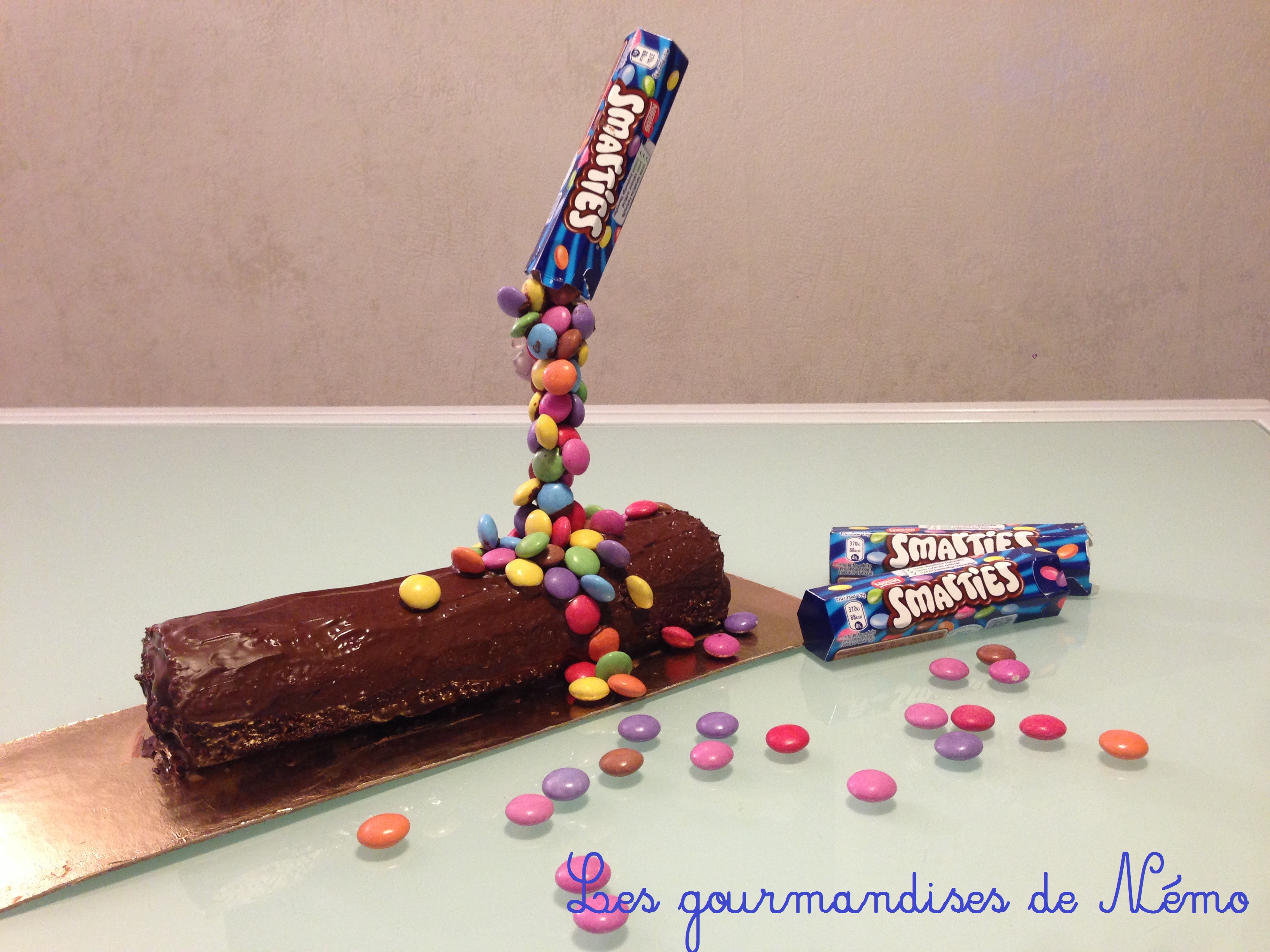 Gravity Buche Ou Buche De Noel Roulee Nutella Et Smarties