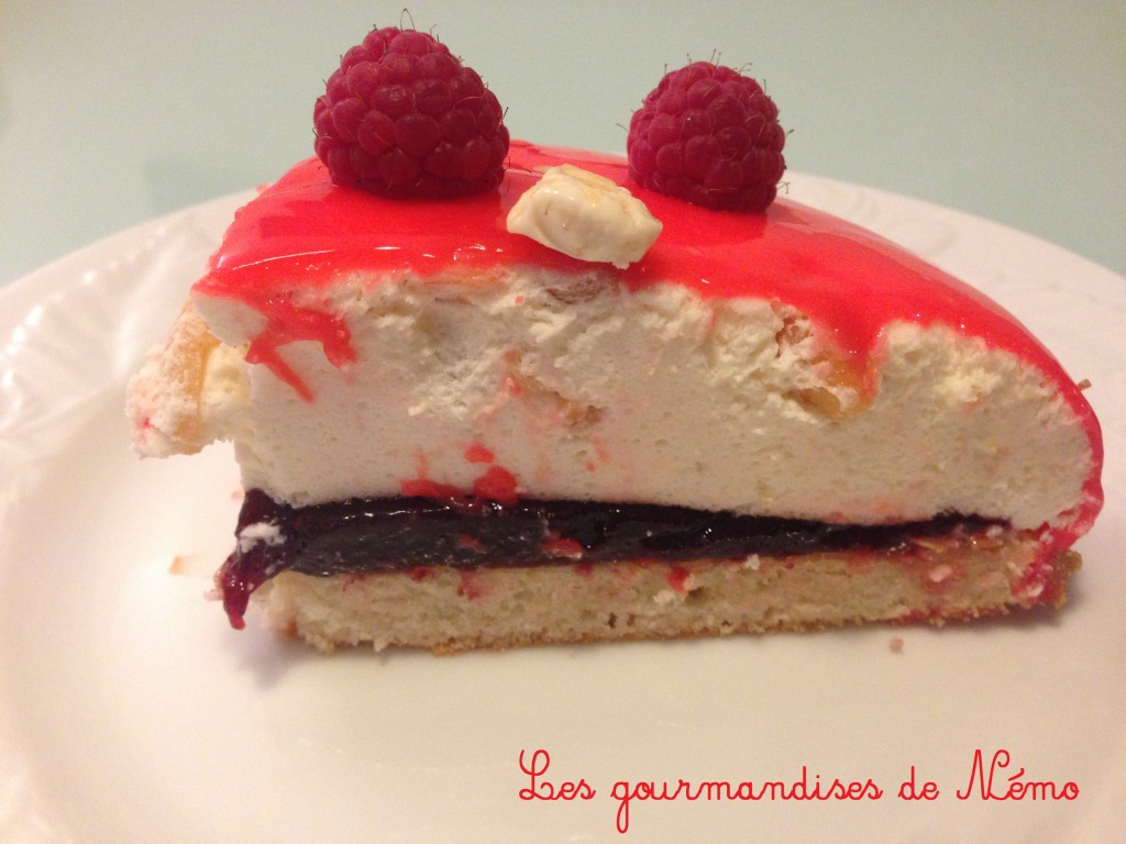 entremet coeur saint valentin, entremet framboise et nougat, glaçage miroir rose, glaçage miroir rouge, moule coeur saint valentin, recette de desserts en coeur saint valentin