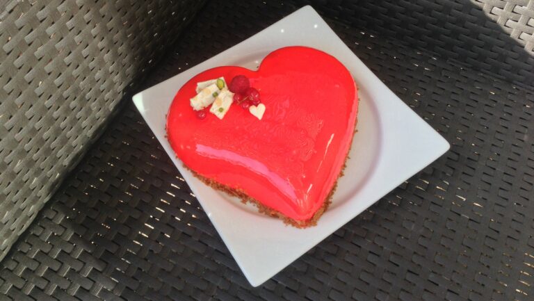 RECETTE DE L'ENTREMET FRAMBOISE CHOCOLAT BLANC Saint Valentin 2023