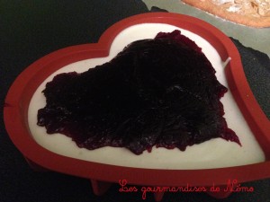 insert framboise, entremet coeur saint valentin, entremet framboise et nougat, glaçage miroir rose, glaçage miroir rouge, moule coeur saint valentin, recette de desserts en coeur saint valentin