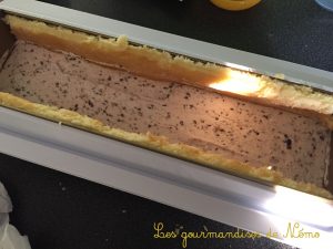bûche ferrero rocher, recettes de buches de noel, recettes de buche facile, recettes de buches rapides, recettes rapides de desserts de noel, recettes avec des ferrero rochers, recettes de buche au chocolat, recette de buche legere, recette de buches avec mousse