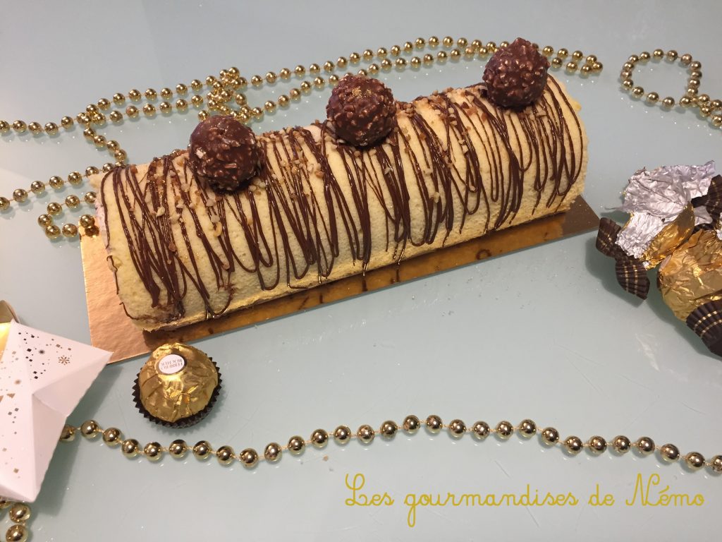 bûche ferrero rocher, recettes de buches de noel, recettes de buche facile, recettes de buches rapides, recettes rapides de desserts de noel, recettes avec des ferrero rochers, recettes de buche au chocolat, recette de buche legere, recette de buches avec mousse