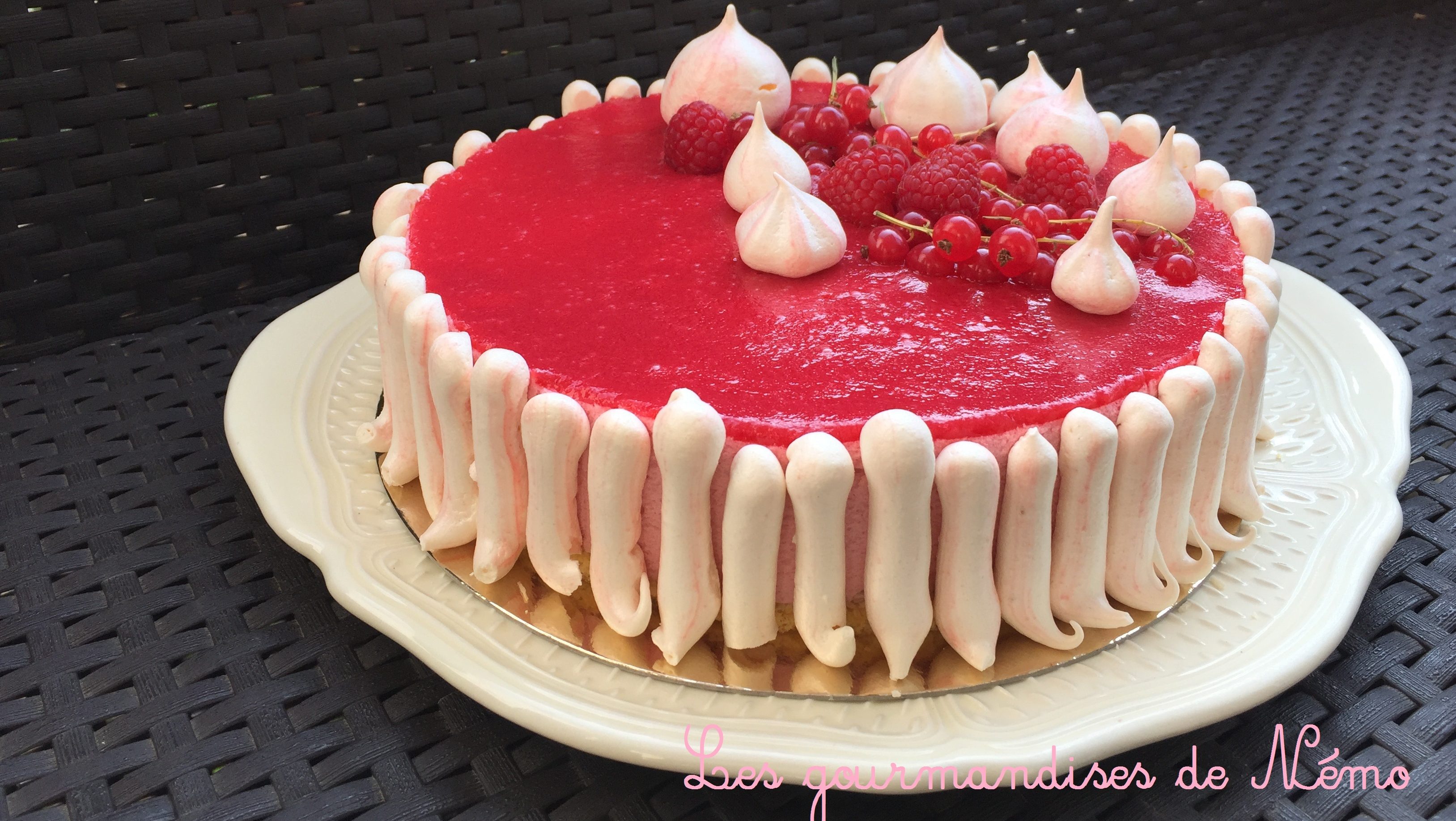 Entremet Framboise Insert Pannacotta Vanille Les Gourmandises De